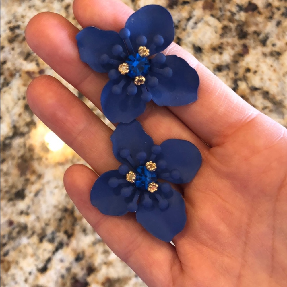 Von Maur Blue Flower Stud Earrings